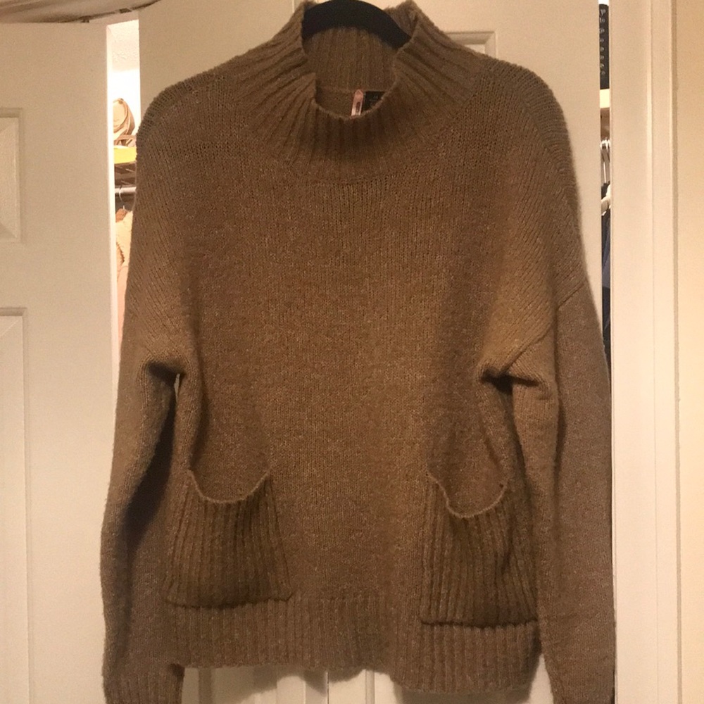 Live by Design Brown sweater